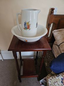 wash stand with bowl and jug
