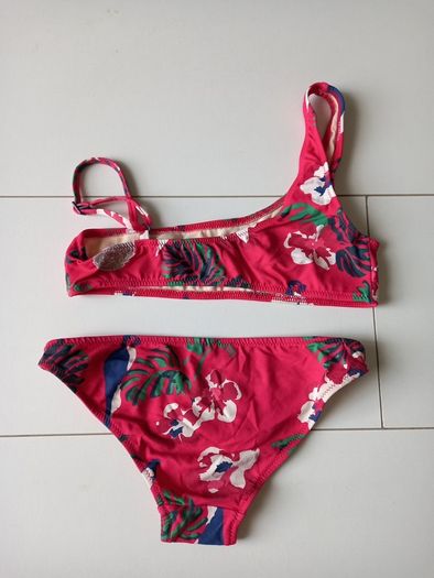 Girls swimsuit