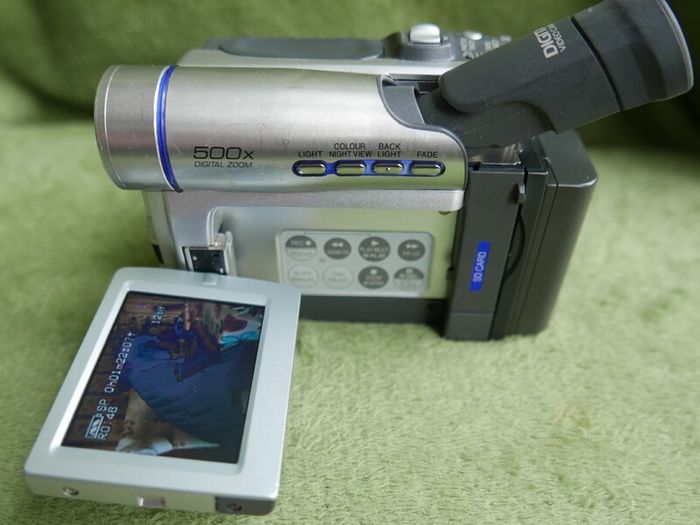 Panasonic NV-DS65 Digital Camcorder , (charger, tape and bag) works well