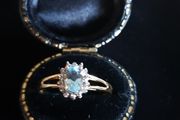 10 c gold ring with Natural Topaz and Diamonds