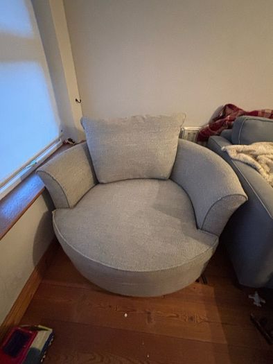 Luxury Vobe Swivel Cuddle Chair  Cost 1,750 New