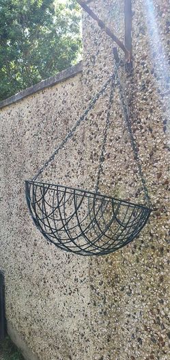 A 14" Hanging Basket - 3 Chains & 'S' Hook - 2 Available - 4 Euro Each