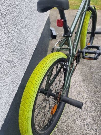 BMX with front and rear pegs