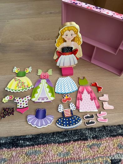 Melissa and Doug Dress doll magnetic