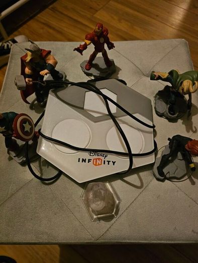 Disney Infinity Marvel 2.0 With 5 Figurines