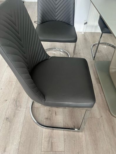 6 Dining Table chairs