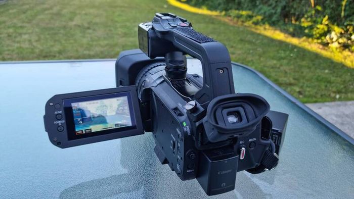 Canon XA50