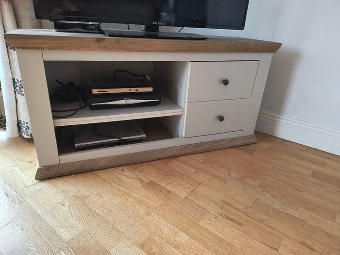 Corner TV unit
