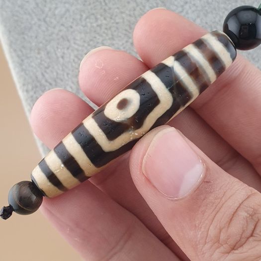 Vintage 3 Eyes Himalayan Tibetan Agate Dzi Bead Amulet