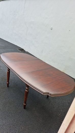 Mahogany Extenedable Dining Table