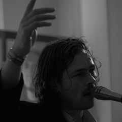 Vocal lessons with experienced coach & professional performer