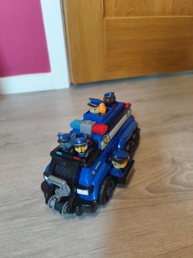 Paw patrol - chase Police cruiser