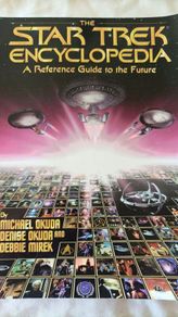 The Star Trek Encyclopedia - Softcover Michael Okuda; Denise Okuda; Debbie Mirek