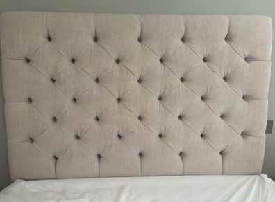 Finline deep button headboard