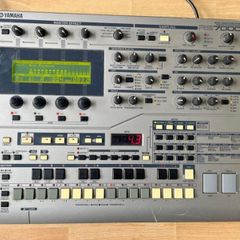 Yamaha RS7000 Music Production Studio (Sampler Sequencer Workstation)