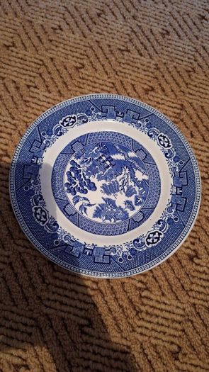 Blue willow collection