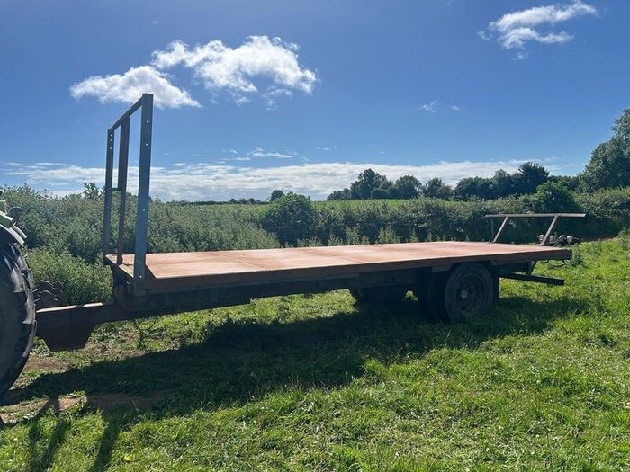 Bale trailer