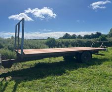Bale trailer