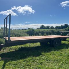 Bale trailer