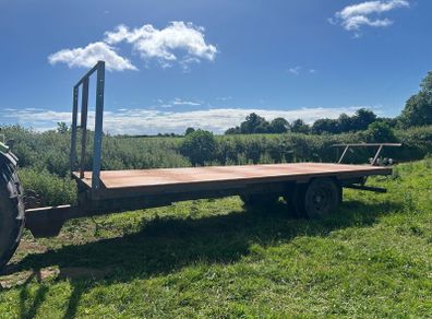 Bale trailer