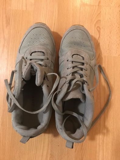 Runners size 6