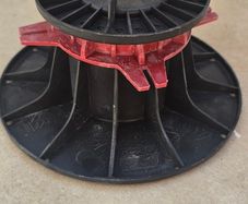 Adjustable Height Pedestal 90-150mm