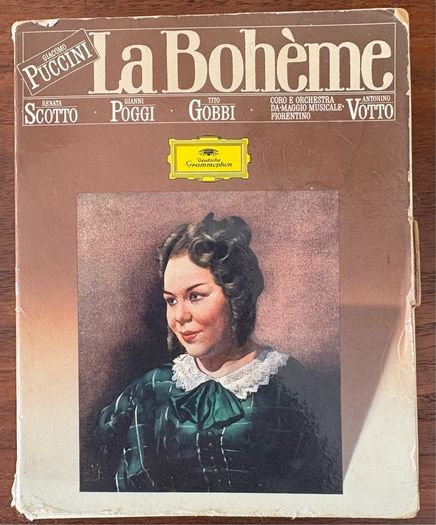 Rare Deutsche Grammophon. Puccini - La Boheme. Two-cassette box set with 245 page booklet. Chromium Dioxide tape. Very rare and in excellent condition.