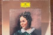 Rare Deutsche Grammophon. Puccini - La Boheme. Two-cassette box set with 245 page booklet. Chromium Dioxide tape. Very rare and in excellent condition.