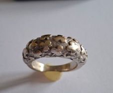 White Gold shamrocks ring