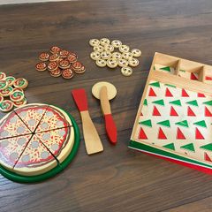 Assorted kitchen toys (food / dishes / appliances, 60+ items)