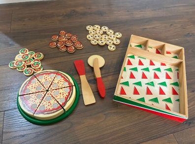 Assorted kitchen toys (food / dishes / appliances, 60+ items)