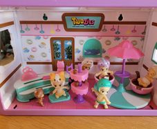 Twozies Cafe Playset