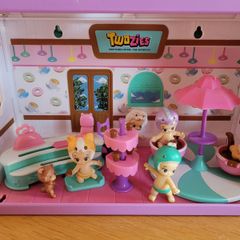 Twozies Cafe Playset