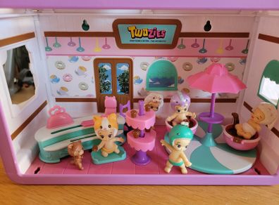 Twozies Cafe Playset