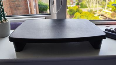 Laptop stand desk
