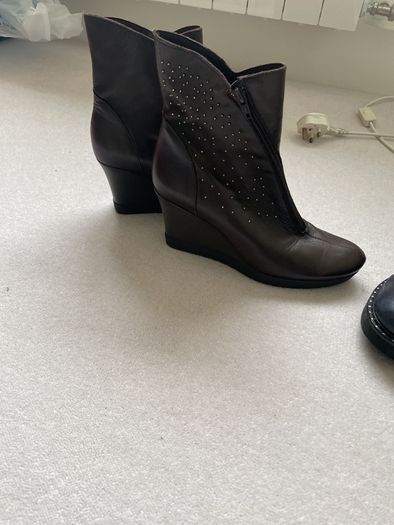 Jose Saenz wedge ankle boots