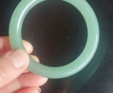 jade bracelet