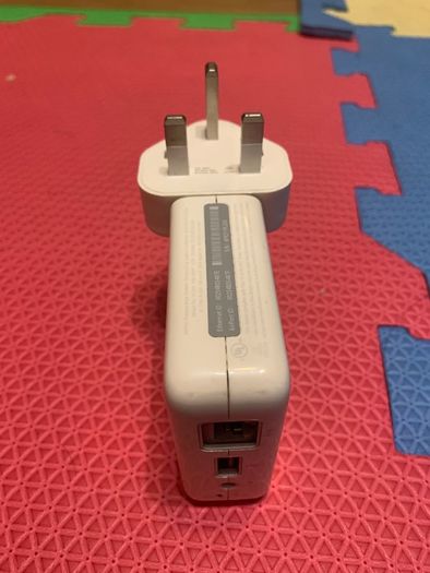Apple AirPort Express Base Station (Model A1264) Wi-Fi Router / AirPlay Audio