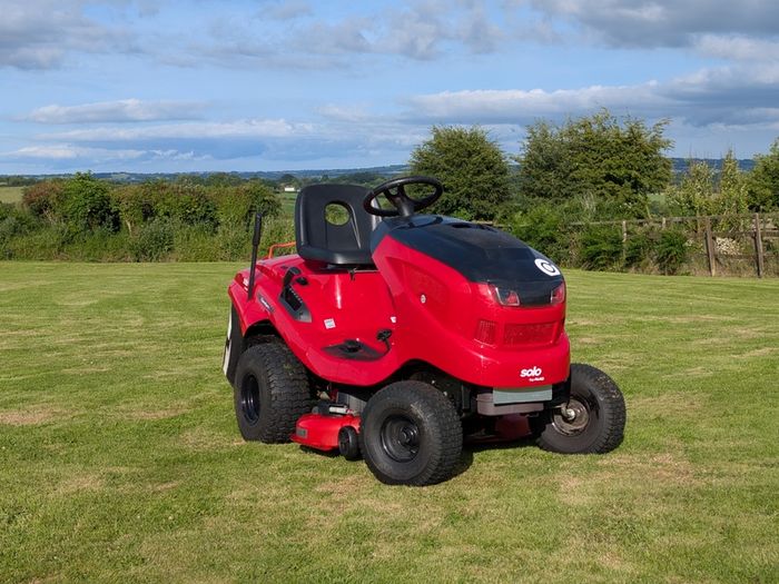 Solo by AL-KO T15-93.7 HD-A Comfort Ride On Mower