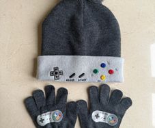 Nintendo Brand New Bobble Hat & Gloves