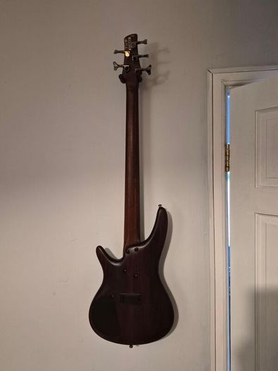 Ibanez SR505 5 string bass with case