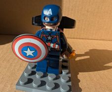 100% Lego Captain America Minifigure