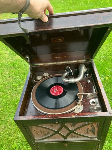 gramophone