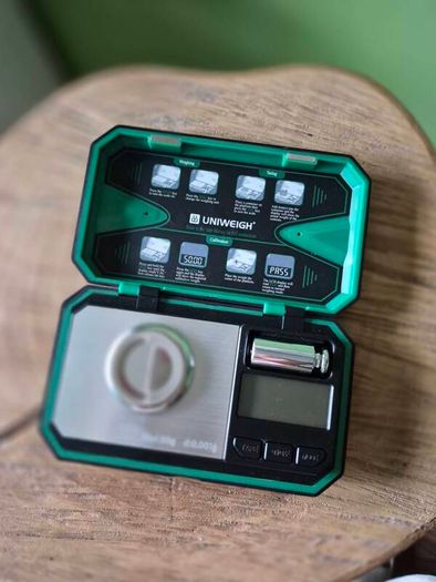 UNIWEIGH High-Precision Digital Milligram Scale