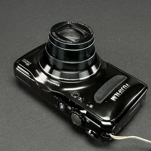 Fujifilm FinePix F500EXR digital compact camera