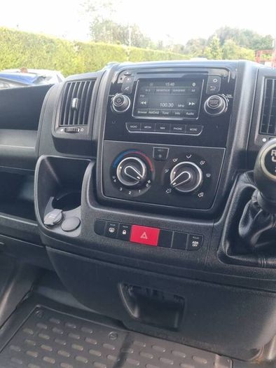 peugout boxer panel van