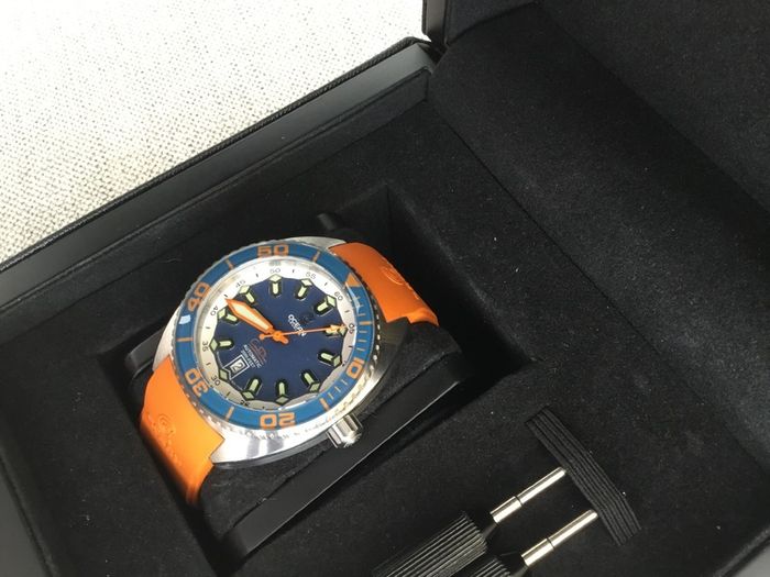 Ocean Crawler Core V4 Swiss Automatic - Mint