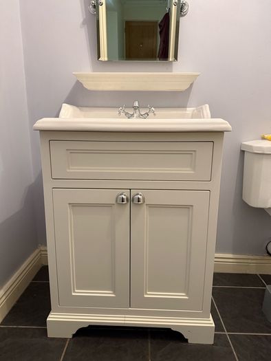 Burlington 650mm 2 Door Floorstanding Vanity Unit With Basin