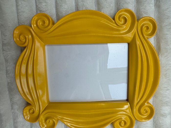 Friends The Television Series Photo Frame Photo size 4    6 Please see pictures