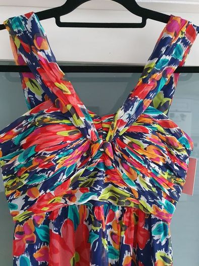 Phoebe Couture floral maxi Sz 8-10 - Bnwt Rrp 238 dollars